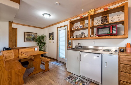 Barry County House | A 2BR House in the heart of Nashville