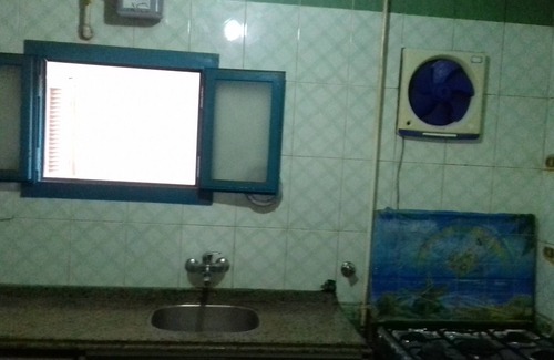 Al-Muntazah Apartment | A 3-BR apt w FP, GV & 20 min to the sea & Muntazah