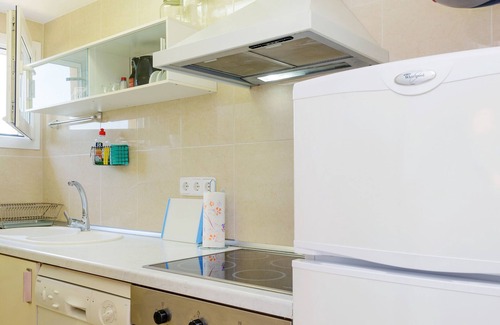 Els Griells Apartment | A 3 minutes from the beach. Near the center. Ideal for families and friends.