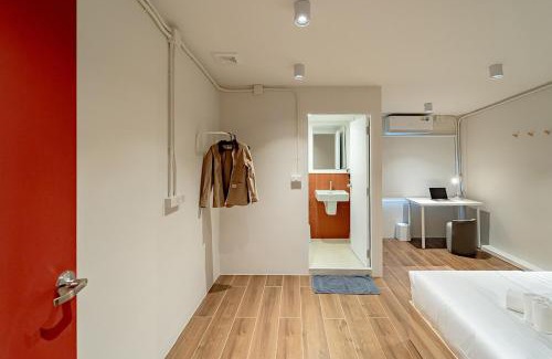 Ratchadaphisek Apartment | A 4BR apartment for 10 pax on 4F