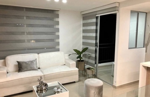 Cali Apartment | ¡A 5 Minutos DE UNI Autonoma, CC. Jardin Plaza! Apto Ideal Para Ocio o Trabajo
