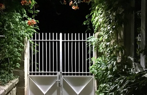 Jarnac Apartment | A balcony on the Charente