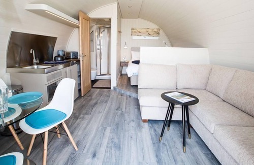 Anstruther Cabin | A beach hideout that sleeps 4 guests in 1 bedroom