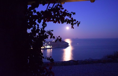 Xilokeratidi Villa | A Beachfront exclusive secluded Villa with breathtaking view to the Aegean Sea