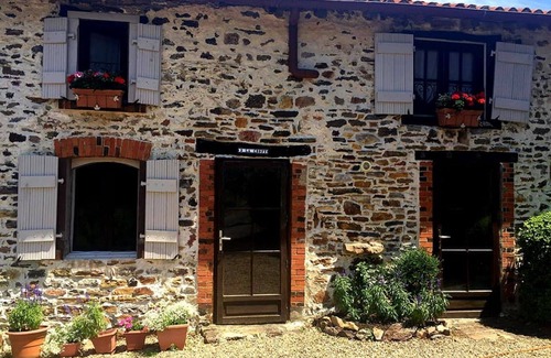 Bussiere-Poitevine House | A beautifully restored barn with private wood fired hot tub . Bussiere Poitevine