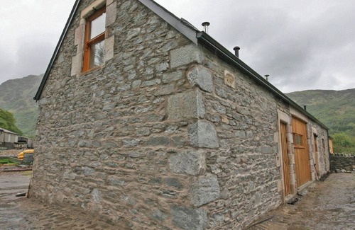 Benmore Cottage | A beautiful barn conversion set within the grounds of a working farm.
