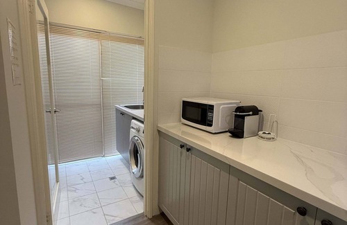 Brabham House | A beautiful 4x2 home on the Swan Valley door stop. Light and airy, 2 living rooms, separate laundry, large fully fenced backyard for the kids run around. Quiet street, walking distance to shops.