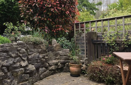 Lyme Regis Apartment | A beautiful ground floor apartment 400 metres to the centre of town.