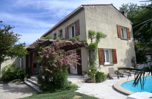Vedene Villa | A beautiful, large bastide for your vacations: Lou Brès en Provence in Avignon.