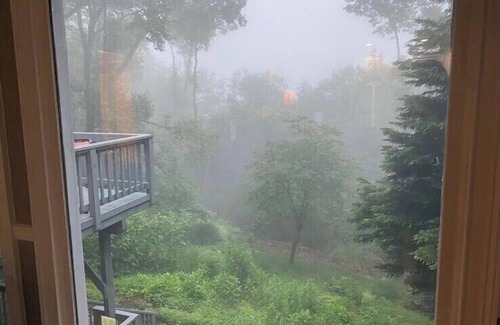 Jasper House | A beautiful mountain retreat nestled in the woods with great Mountain Views