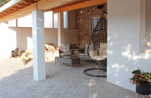 Ansiao House | A beautiful stone house in a quiet and peaceful location.
