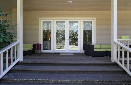 Calistoga House | A Beautiful Vineyard Country Home