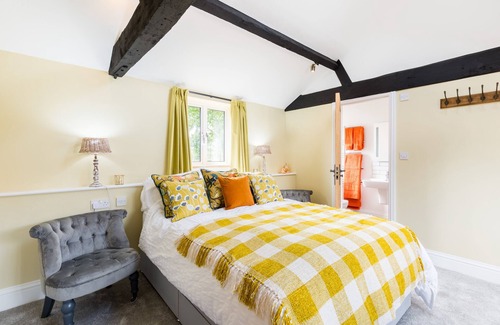 Deerhurst House | A Calm, Cosy and Idyllic break with Swimming Pool, Jacuzzi and Sauna!