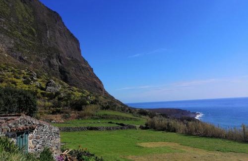 Lajes das Flores House | A casa do Tí Mendonça