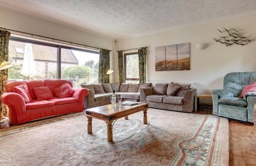Holme House | A charming and very comfortable four-bedroom house in a superb private position