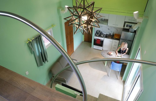 Florida House | a charming apartment-loft in the sculptor ´s home with a railway view