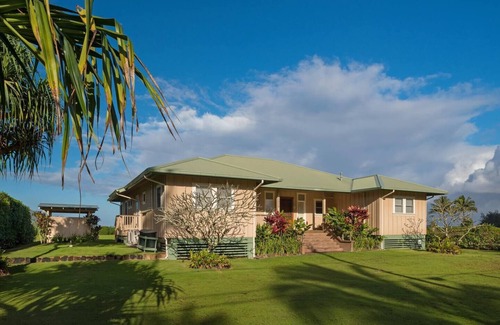 Hanalei House | A charming beachfront oasis on the famous Hanalei Bay