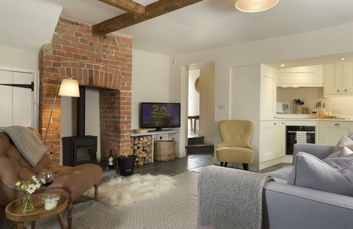 Stretton on Fosse Cottage | A charming cottage newly refurbished to provide a comfortable living space.
