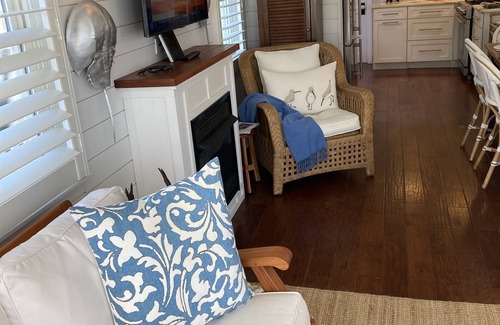Riviera Cottage | A Charming Dollhouse by the Bay in Ocean City, NJ
