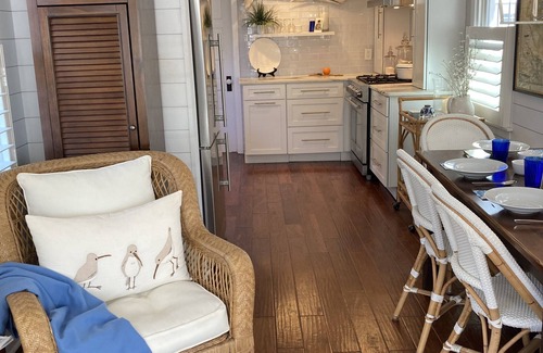 Riviera Cottage | A Charming Dollhouse by the Bay in Ocean City, NJ