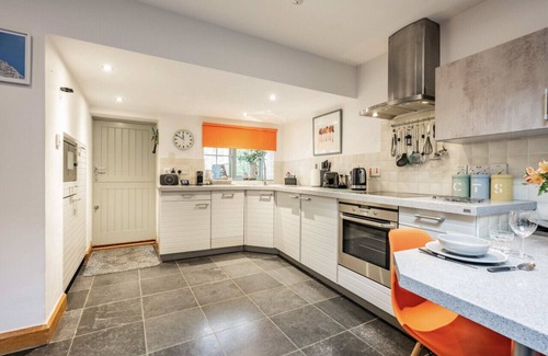 Holt House | a charming hideaway in Blakeney village