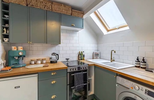 Streatham Hill Apartment | A charming one bedroom flat, fully furnished and set up up for a short term stay