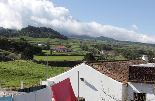 Capelas House | A comfortable, self-contained suite in a restored 19th-century vila (RRAL 980)