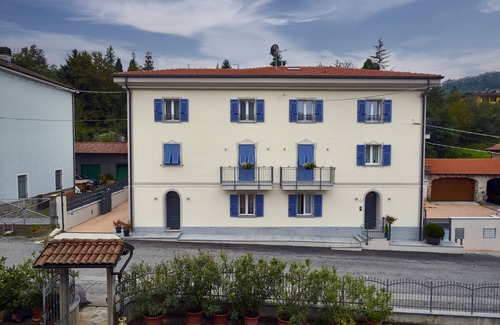 Saliceto Apartment | A corner of tranquility with a view of the Langhe and close to Liguria