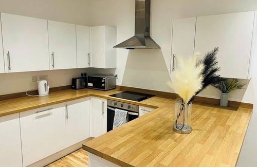 Gillingham Apartment | A Cosy 2bedroom Apartment With River View