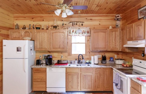 Luray Cabin | A Cozy Bear Cottage! Quiet and Beautiful!