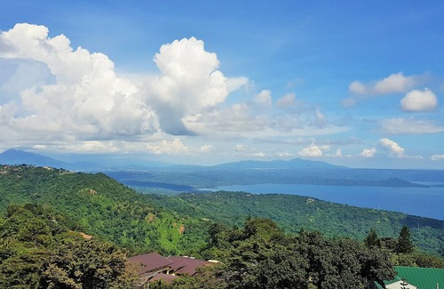 San Jose Condo | A cozy, comfortable space with TAAL LAKE VIEW, FREE PARKING, FREE SWIMMING