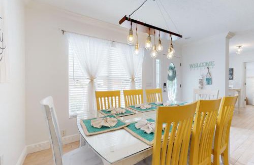 Anna Maria House | A Cozy Cottage
