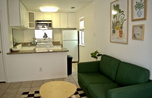 Medical Center District Condo | A cozy one-bedroom condo that is located in the heart of the Medical Center.