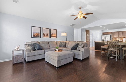 Masterson Station House | A Cozy & Quiet 3/2 near Downtown Lexington 15 minutes from horse parks!