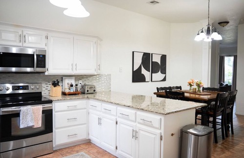 Norman House | A Cozy Sooner Stay