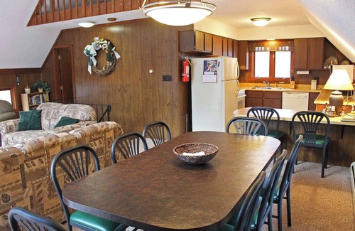Bessemer House | A Cozy Vacation Home with a Sauna & Beautiful Nature View