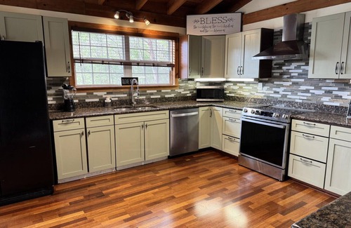 Gatlinburg - Pigeon Forge Resort | A Customized Mountain Retreat with Endless Entertainment