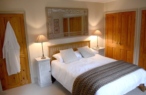 Ellastone Cottage | A delightful cottage set in a beautiful private estate.