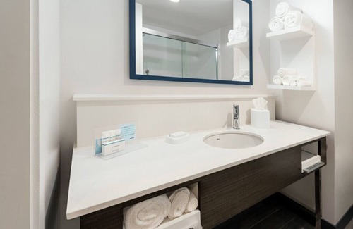 Snellville House | A Destination for Unforgettable Moments! Pool, Gym