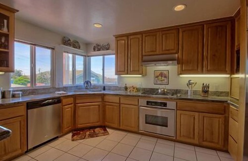 Marine Terrace House | A Dolphin Dreams by the Sea