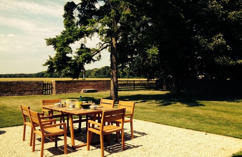 La Neuville Chant d'Oisel Cottage | A Dovecote in the countryside