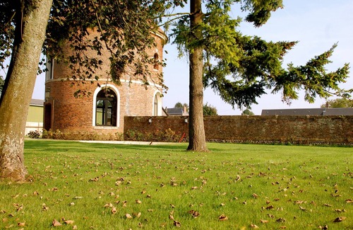 La Neuville Chant d'Oisel Cottage | A Dovecote in the countryside