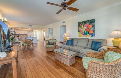 Palm Island Villa | A Fabulous view and only steps from the Pool and the sandy beach. B1311A