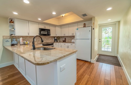 Palm Island Villa | A Fabulous view and only steps from the Pool and the sandy beach. B1311A