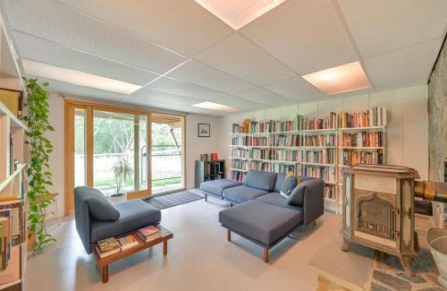 Town of Grafton House | A-Frame Retreat Next to Grafton Lakes St Park