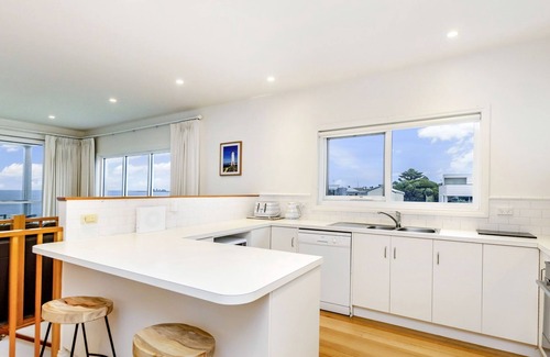 Port Fairy House | A fully self contained townhouse that offers sensational ocean views.