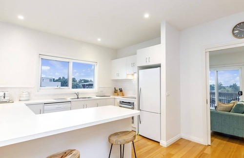 Port Fairy House | A fully self contained townhouse that offers sensational ocean views.