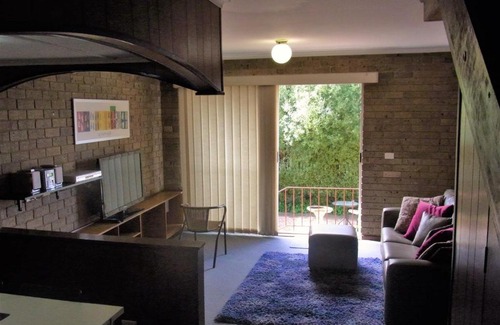 Goulburn Villa | A Furnished Townhouse in Goulburn