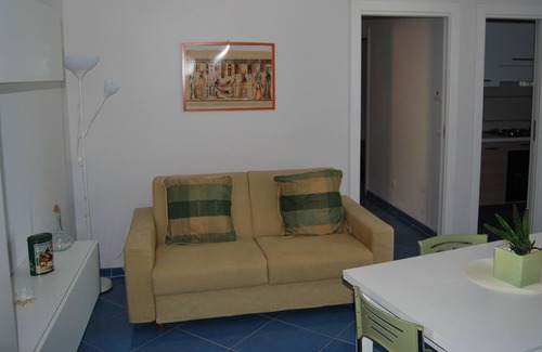 Margherita di Savoia House | A garden on the sea.