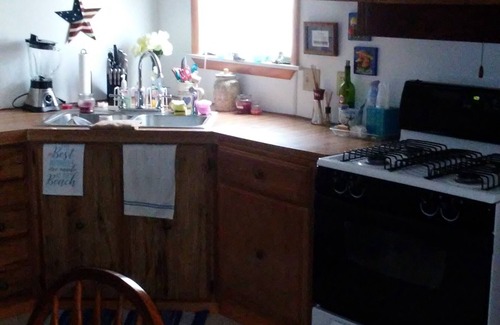 Chincoteague House | "A Gem By The Sea" for your family.n(New Housekeeping Service)nn
